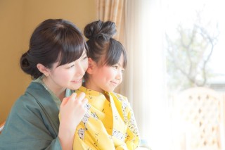 https---www.pakutaso.com-assets_c-2015-05-HOTE86_sotowomitumeruoyako15142451-thumb-1000xauto-15192